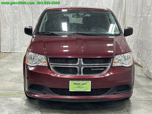 Used 2018 Dodge Grand Caravan SE w/ UConnect Hands-Free Group image 19