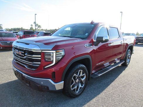 Used 2023 GMC Sierra 1500 SLT w/ SLT Premium Plus Package AWD/4WD image 3