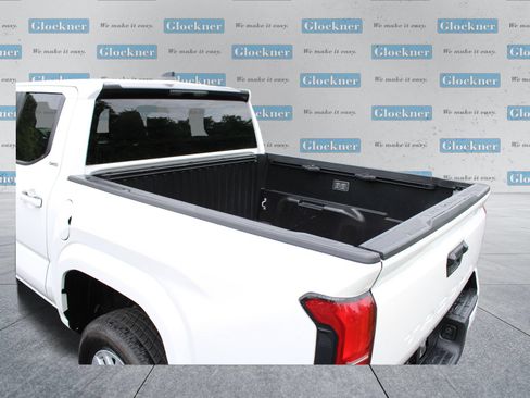 Used 2025 Toyota Tacoma SR5 AWD/4WD image 10