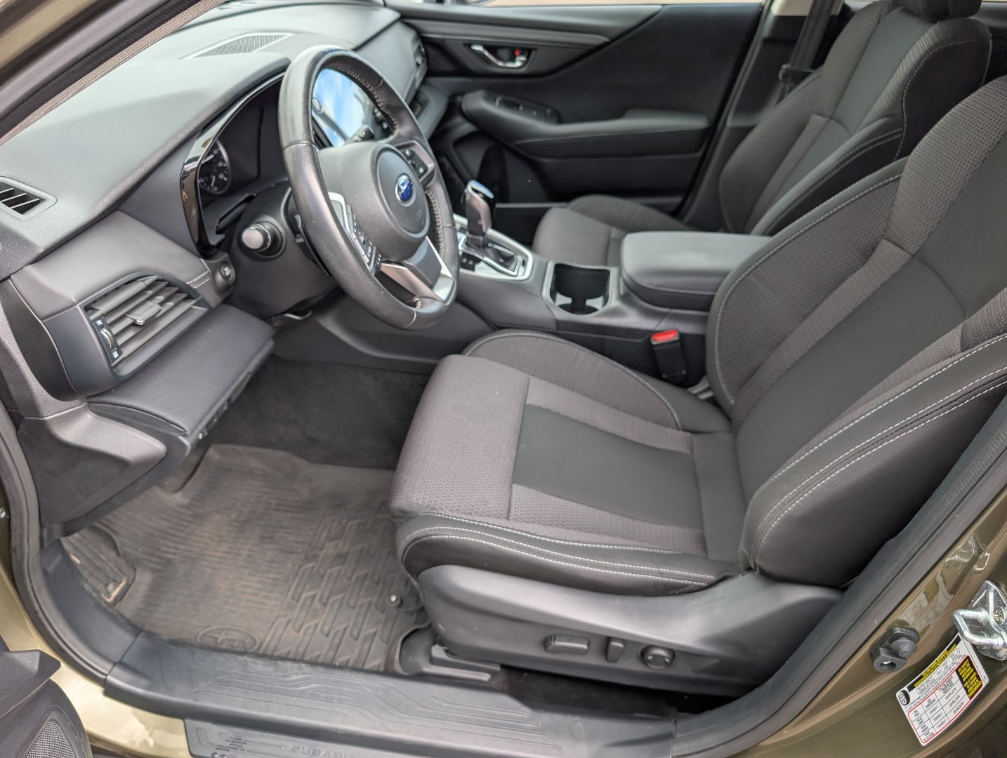 Used 2025 Subaru Outback Premium AWD/4WD image 10