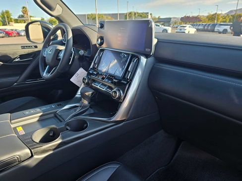New 2025 Lexus LX 600 4WD w/ Premium Package image 12