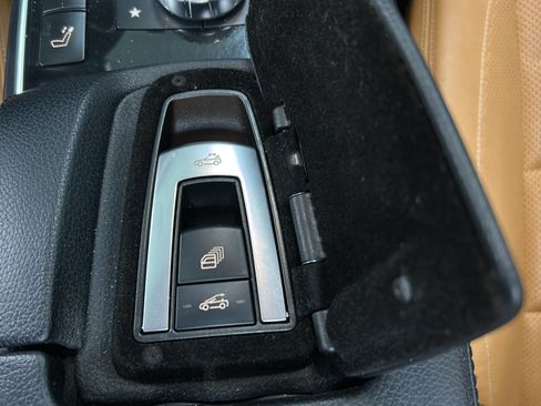 Used 2014 Mercedes-Benz E 550 Cabriolet image 44
