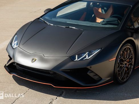 Used 2022 Lamborghini Huracan EVO RWD image 6