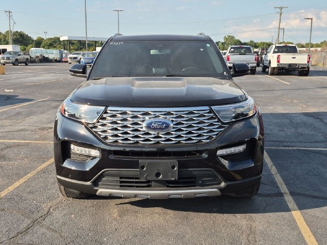 Used 2023 Ford Explorer Platinum w/ Technology Package AWD/4WD image 2