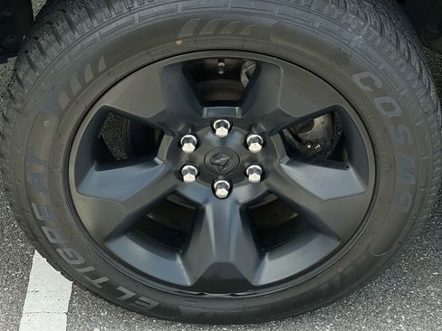 Used 2019 RAM 1500 Big Horn AWD/4WD image 11