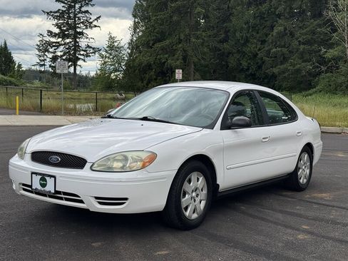 Used 2005 Ford Taurus SE FWD image 1