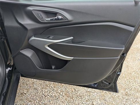 New 2026 Chevrolet Trax RS w/ Sunroof Package image 31