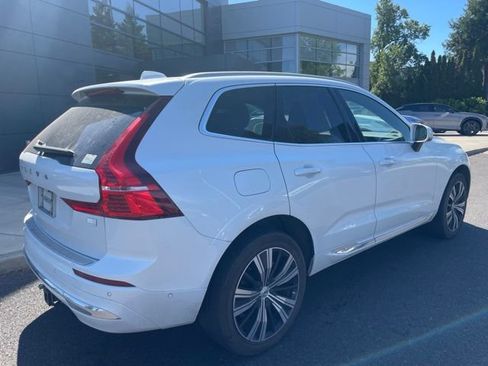 Used 2022 Volvo XC60 T8 Inscription w/ Advanced Package AWD/4WD image 5