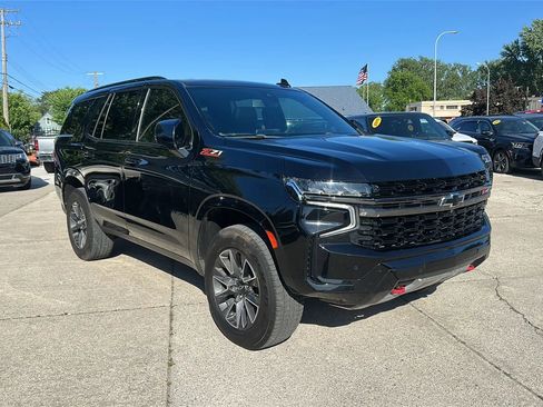 Used 2022 Chevrolet Tahoe Z71 w/ Luxury Package AWD/4WD image 3