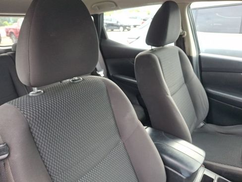 Used 2018 Nissan Rogue Sport S AWD/4WD image 12