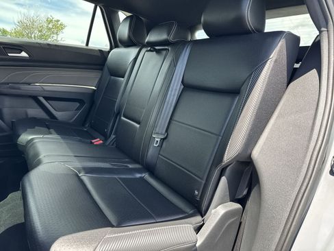 Used 2021 Volkswagen Atlas Cross Sport SEL R-Line FWD image 17