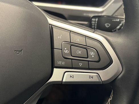 Used 2023 Volkswagen Tiguan SE AWD/4WD image 25