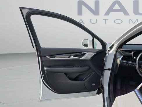 Used 2020 Cadillac XT6 Premium Luxury FWD image 9
