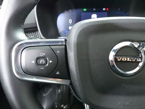 Used 2025 Volvo XC40 B5 Plus AWD/4WD image 12
