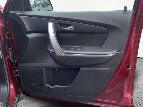 Used 2009 GMC Acadia SLT image 29