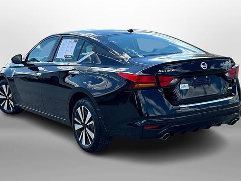 Used 2022 Nissan Altima 2.5 SV w/ SV Premium Package image 10