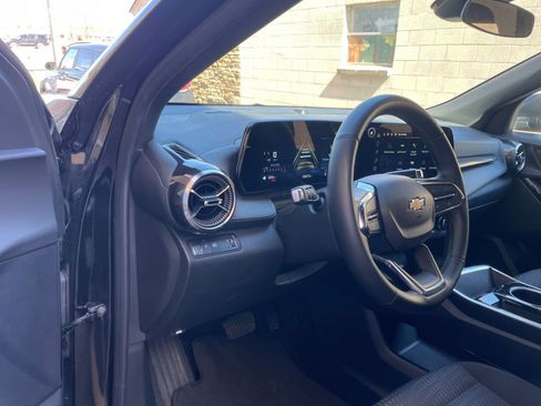 Used 2025 Chevrolet Equinox LT image 34