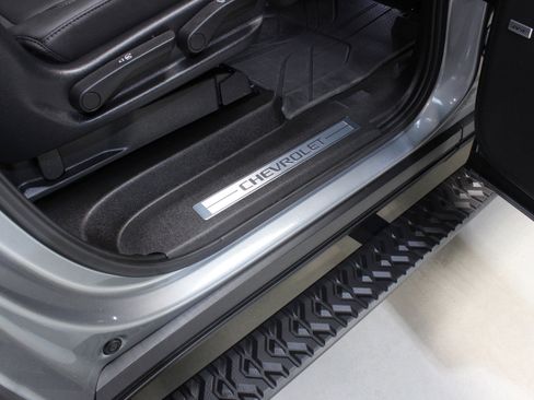 Used 2023 Chevrolet Suburban Z71 image 50