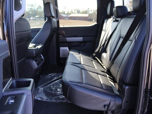 Used 2023 Ford F150 Lariat w/ Equipment Group 502A High image 4