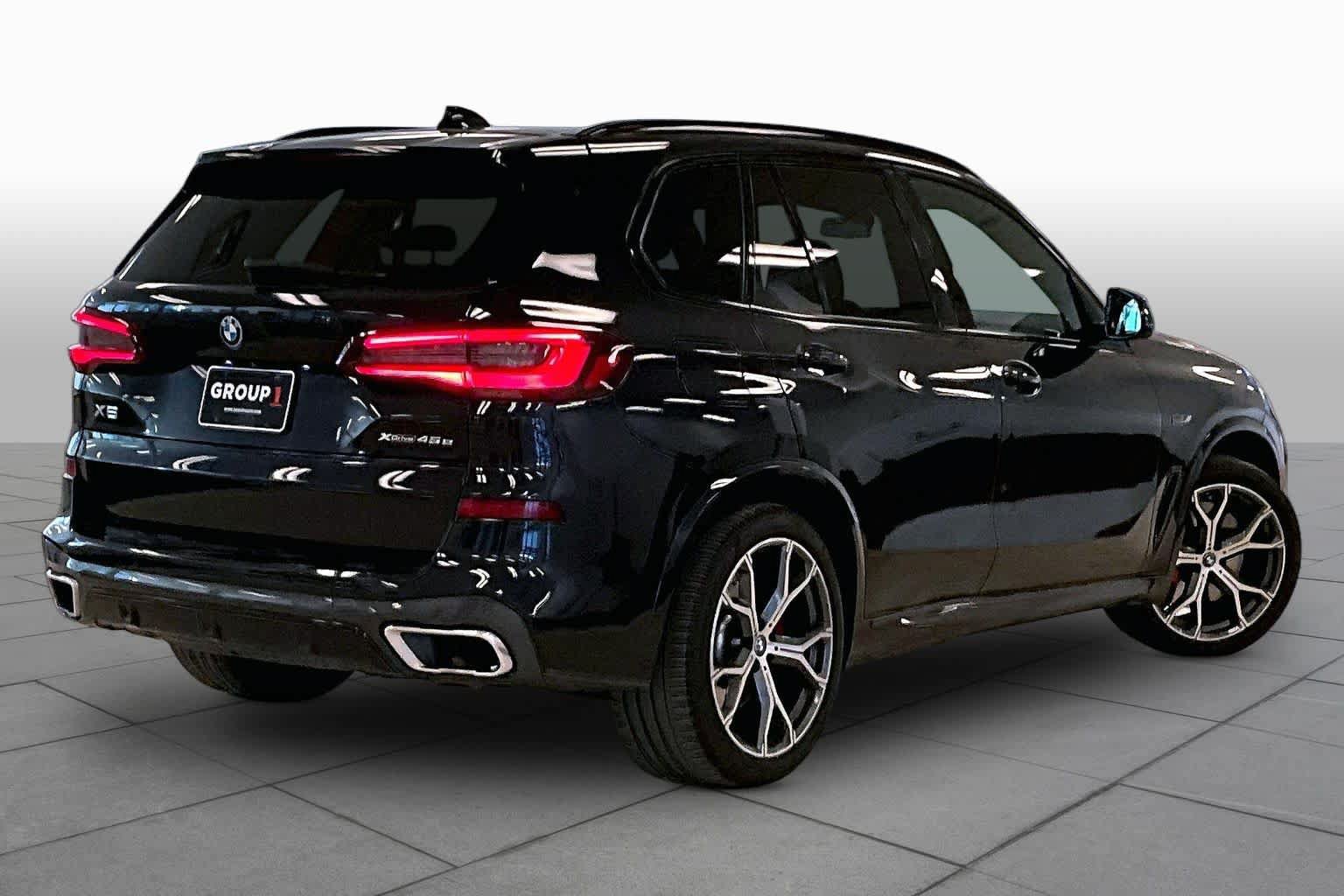 Used 2022 BMW X5 xDrive45e w/ M Sport Package AWD/4WD image 8
