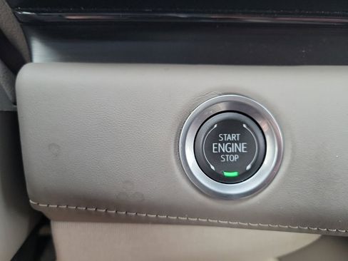 Certified 2024 Cadillac Escalade ESV Premium Luxury Platinum AWD/4WD image 20