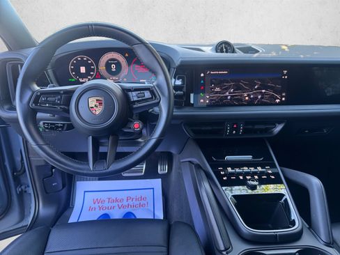 Used 2024 Porsche Cayenne Turbo GT AWD/4WD image 20