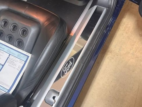 Used 2005 Ford GT image 32