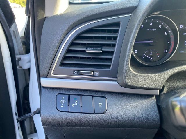 Used 2017 Hyundai Elantra Limited FWD image 17