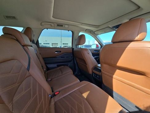 Used 2023 Nissan Pathfinder Platinum w/ Cargo Package image 29