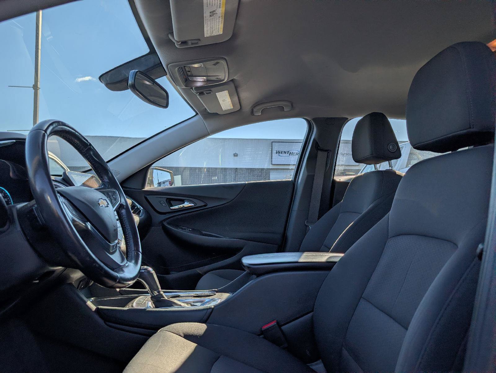 Used 2018 Chevrolet Malibu LT FWD image 9