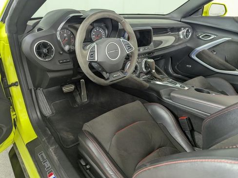 Used 2020 Chevrolet Camaro ZL1 RWD image 19
