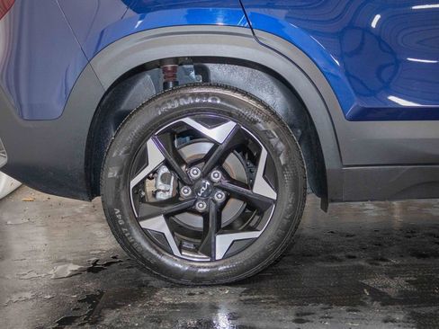 Used 2024 Kia Seltos EX image 6