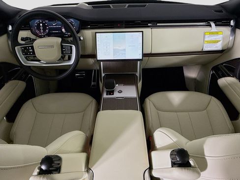 New 2026 Land Rover Range Rover Long Wheelbase SE AWD/4WD image 13