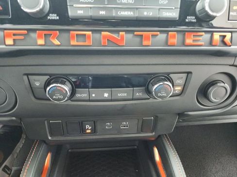 Used 2025 Nissan Frontier Pro-X image 28