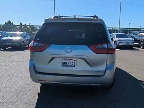 Used 2020 Toyota Sienna LE image 7