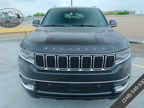 Used 2023 Jeep Wagoneer 4WD w/ Premium Group I image 10