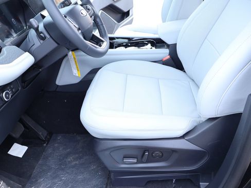 New 2026 Ford Explorer Platinum w/ LUX Leather Package AWD/4WD image 12