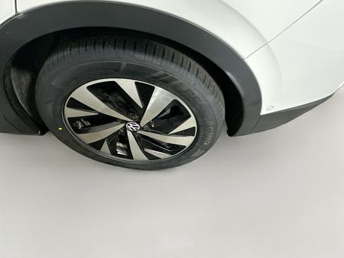 Used 2023 Volkswagen ID.4 Pro image 11