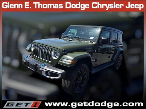 Used 2022 Jeep Wrangler Unlimited Sahara w/ Cold Weather Group AWD/4WD image 3