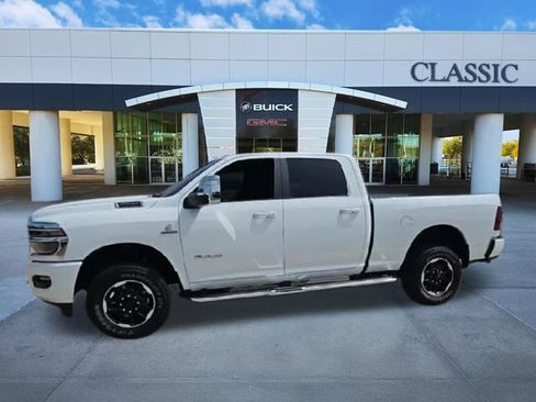 Used 2025 RAM 2500 Laramie AWD/4WD image 4