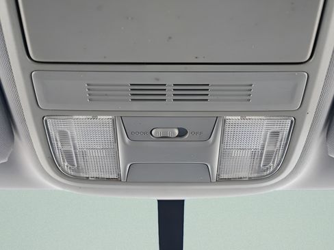 Used 2019 Honda CR-V LX image 17