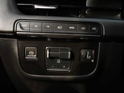 Used 2023 Cadillac Escalade ESV Premium Luxury w/ Performance Package AWD/4WD image 27
