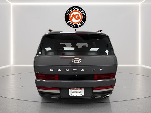 Used 2025 Hyundai Santa Fe Limited FWD image 4