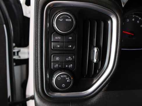 Used 2021 Chevrolet Silverado 1500 LT Trail Boss w/ Convenience Package II AWD/4WD image 8