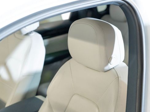 Certified 2023 Porsche Cayenne AWD/4WD image 23