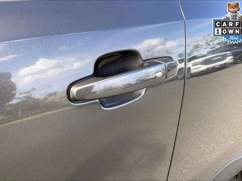 Used 2020 GMC Acadia SLT FWD image 30