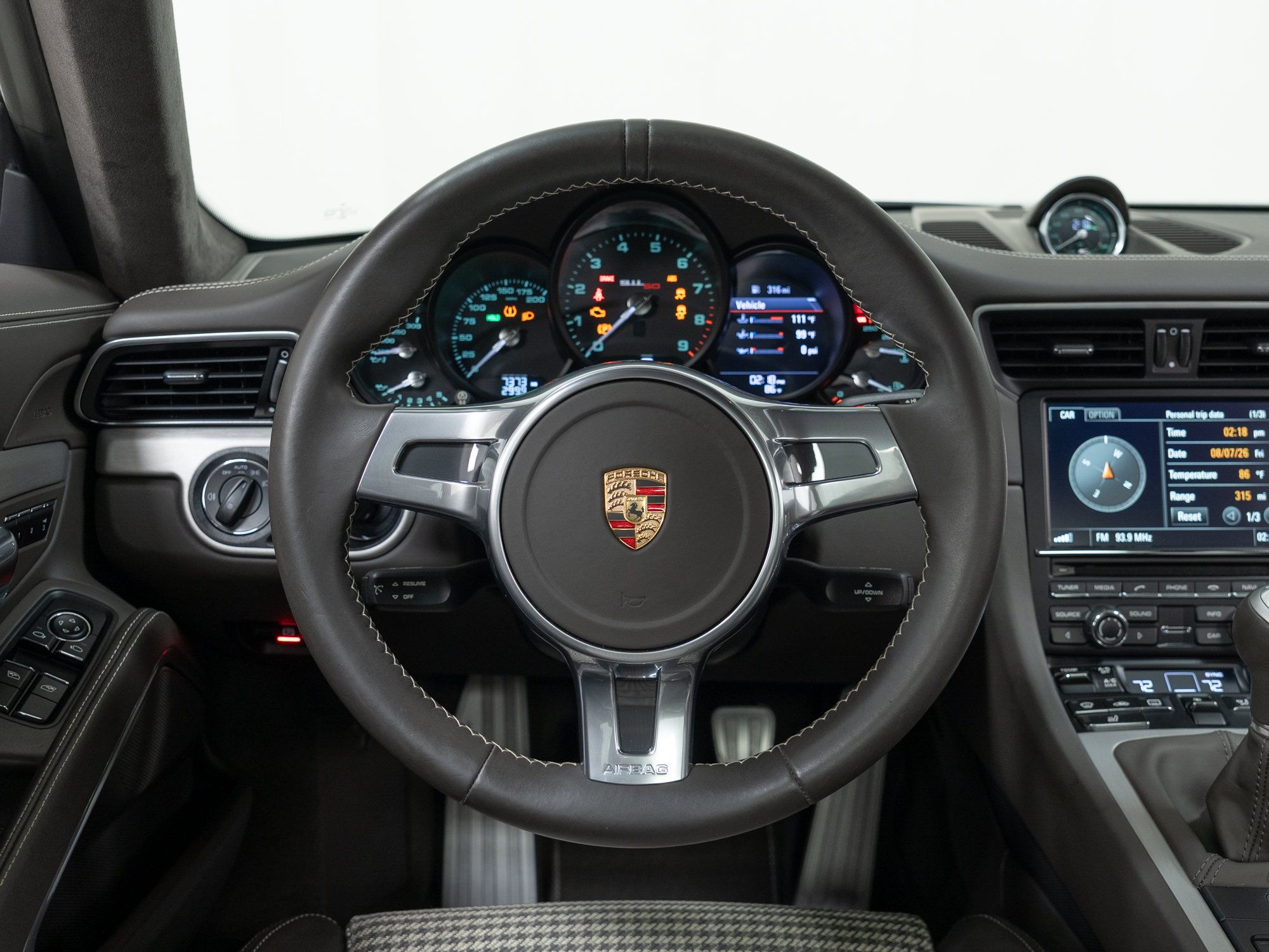 Certified 2014 Porsche 911 50th Anniversary Edition RWD image 28