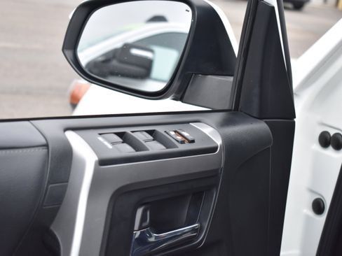 Used 2022 Toyota 4Runner SR5 image 26