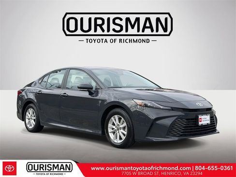 Certified 2025 Toyota Camry LE image 1