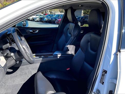 Used 2020 Volvo XC60 T5 Inscription w/ Protection Package Premier image 8